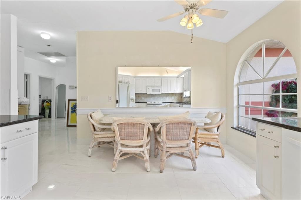 930 Moon Lake DR-10