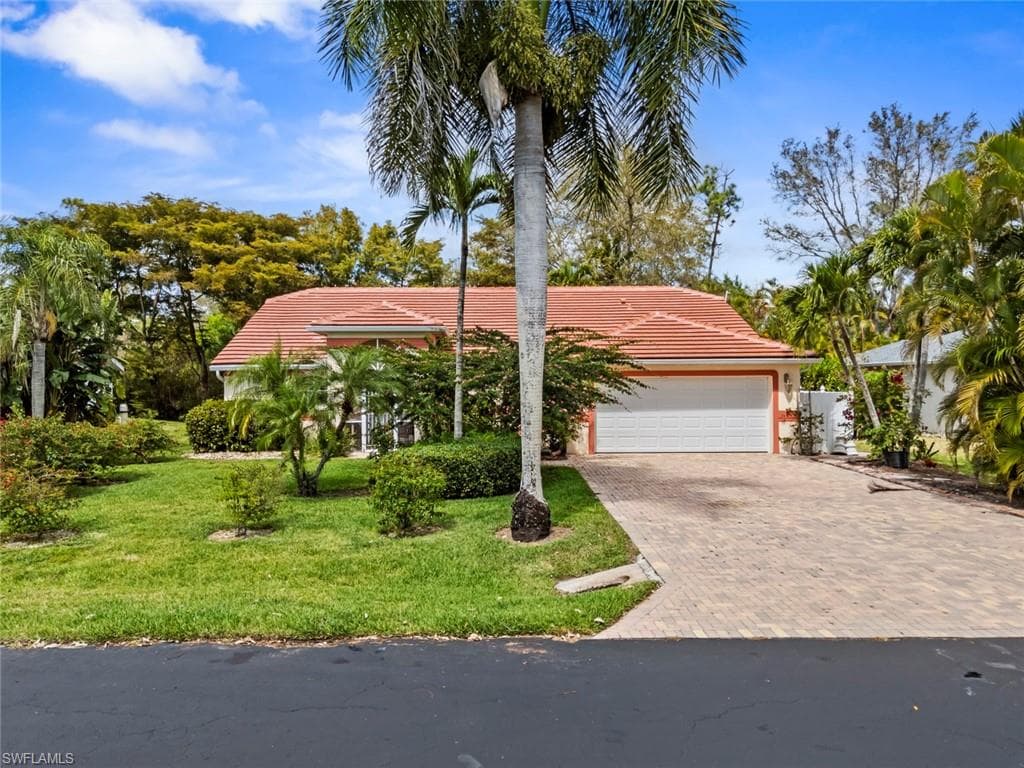 930 Moon Lake DR-25