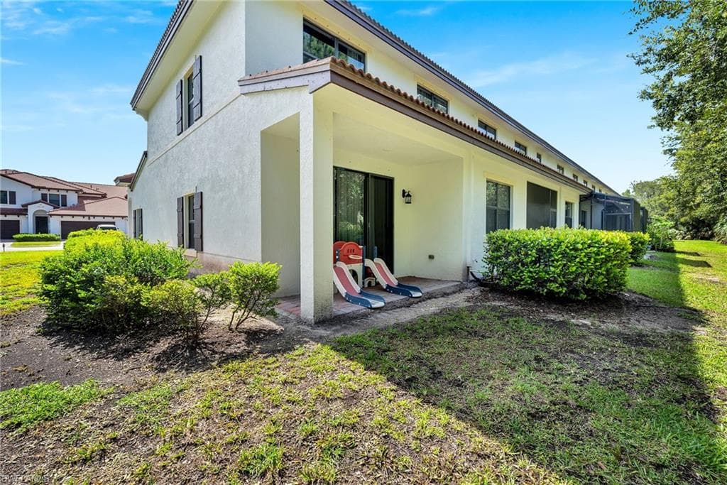 7689 Bristol CIR-13