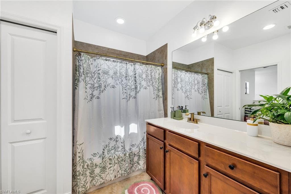 7689 Bristol CIR-11
