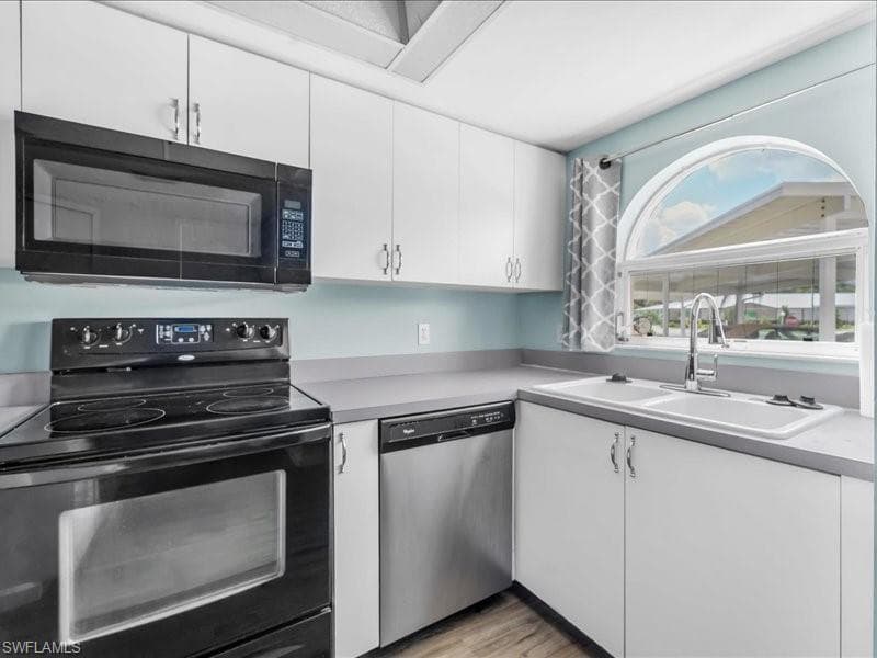 28 Cosmopolitan DR 15-12