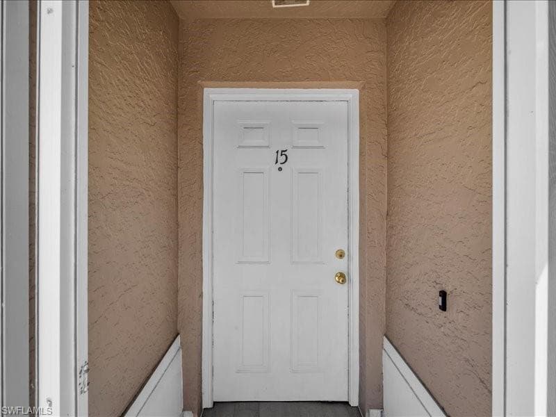 28 Cosmopolitan DR 15-8