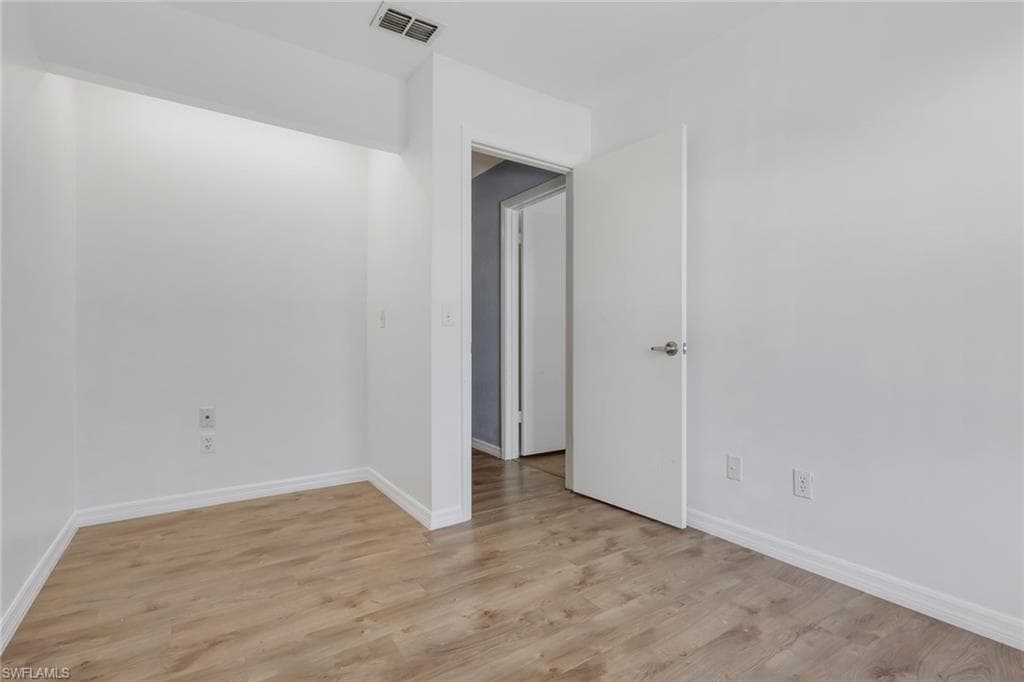 6085 Lake Front DR-15