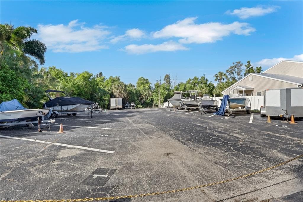 6085 Lake Front DR-25