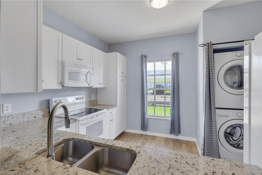 6085 Lake Front DR-4