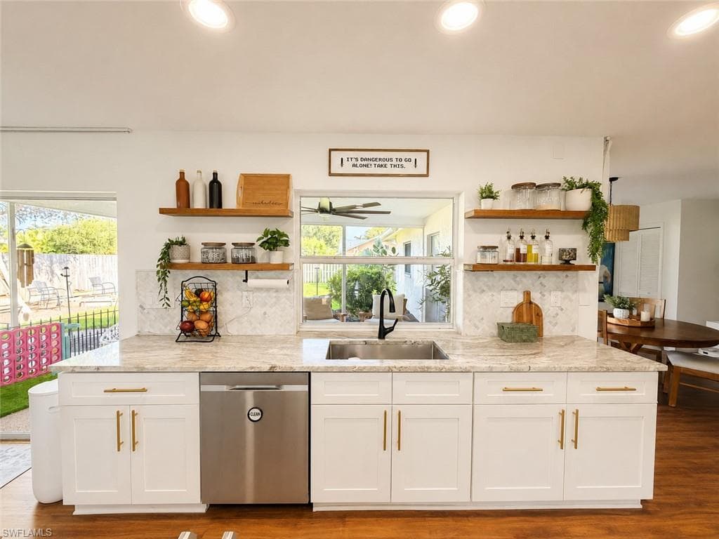 1416 Claret CT-4