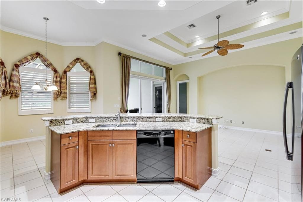 12584 Grandezza CIR-10