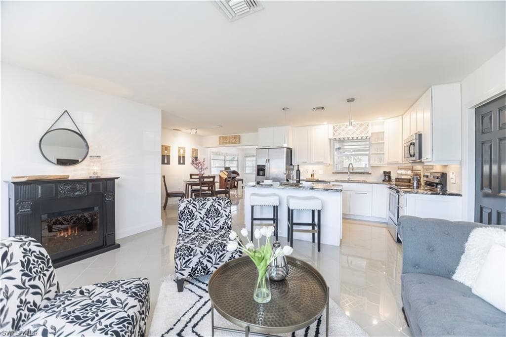 4584 San Antonio LN-1
