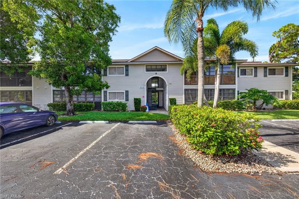8121 Woods CIR 9-2