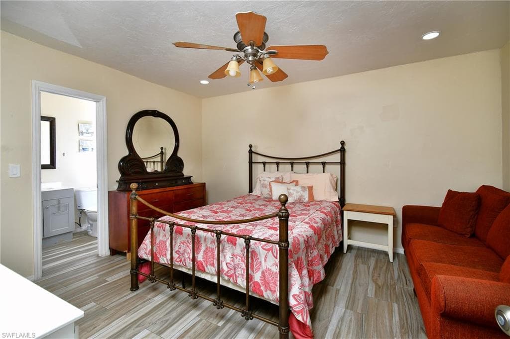 1701 Ridgecrest ST-32