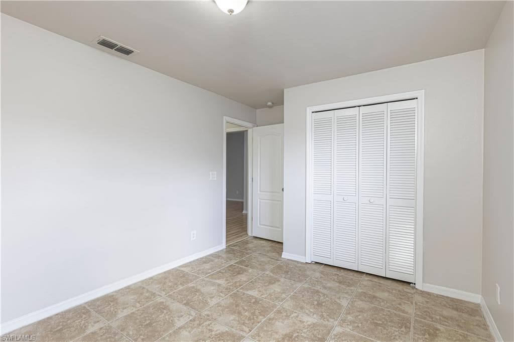13114 Regent CIR-13