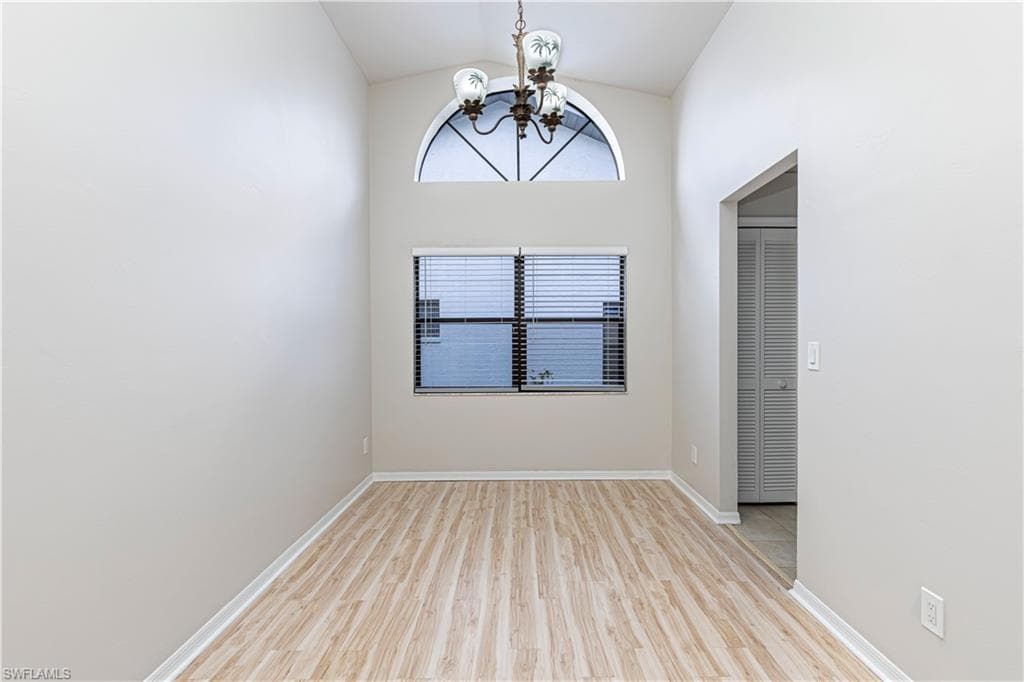 13114 Regent CIR-8
