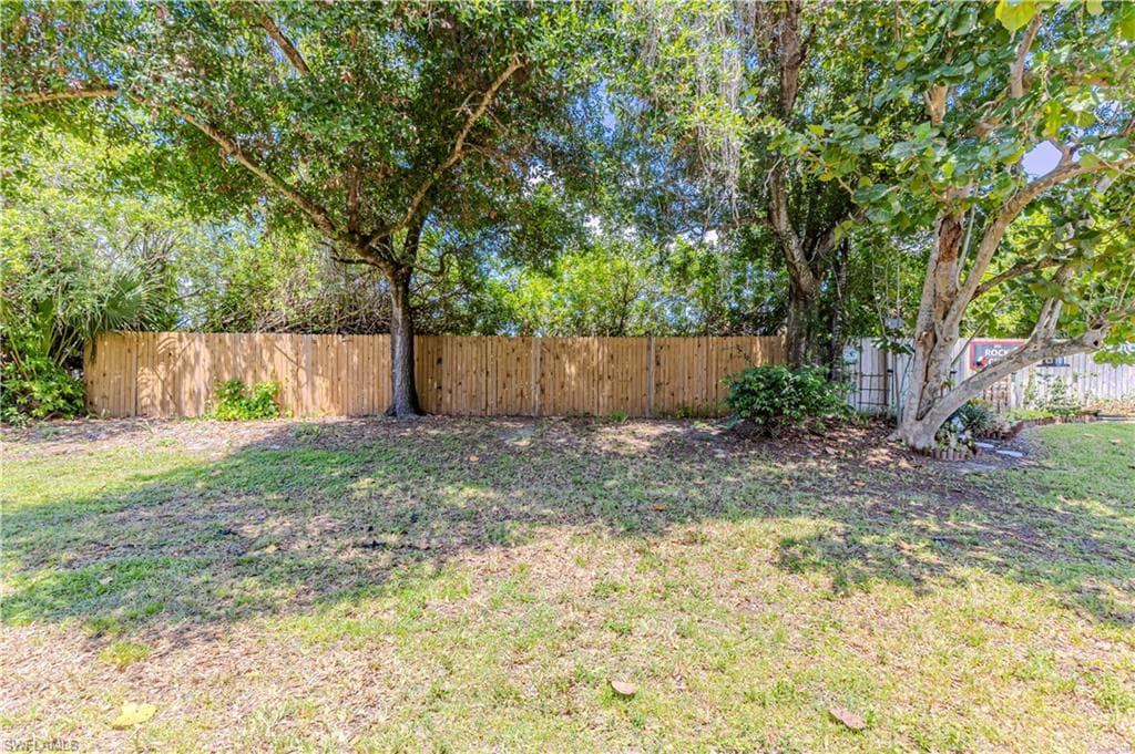 13114 Regent CIR-21