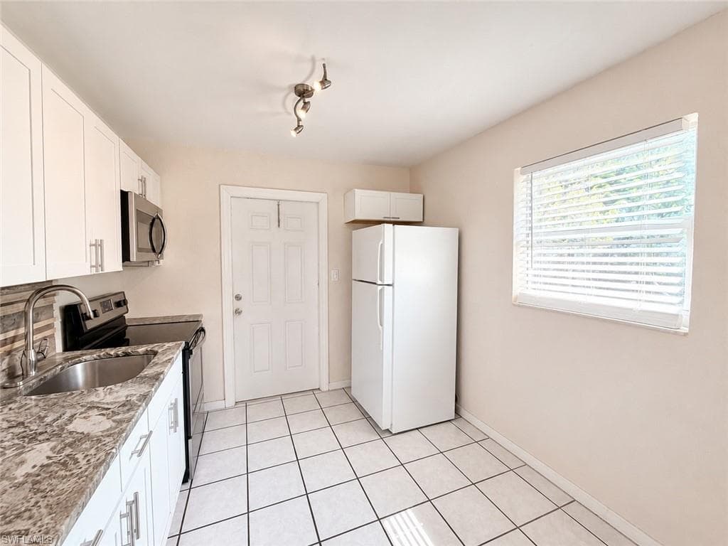 2485 Bayside ST-6