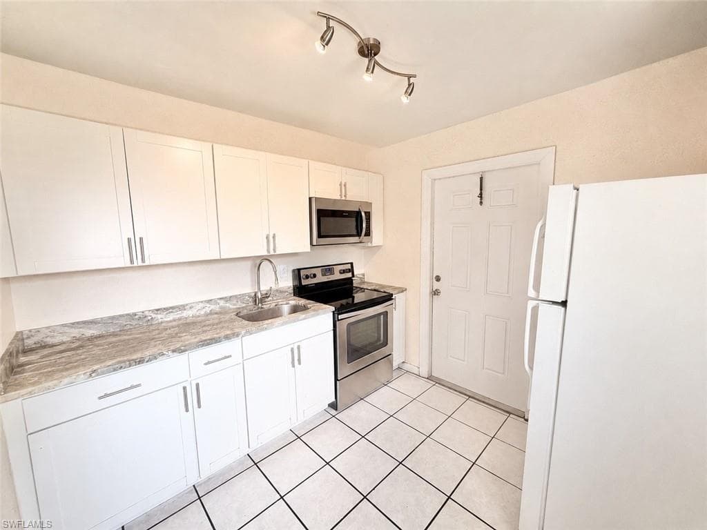 2485 Bayside ST-5