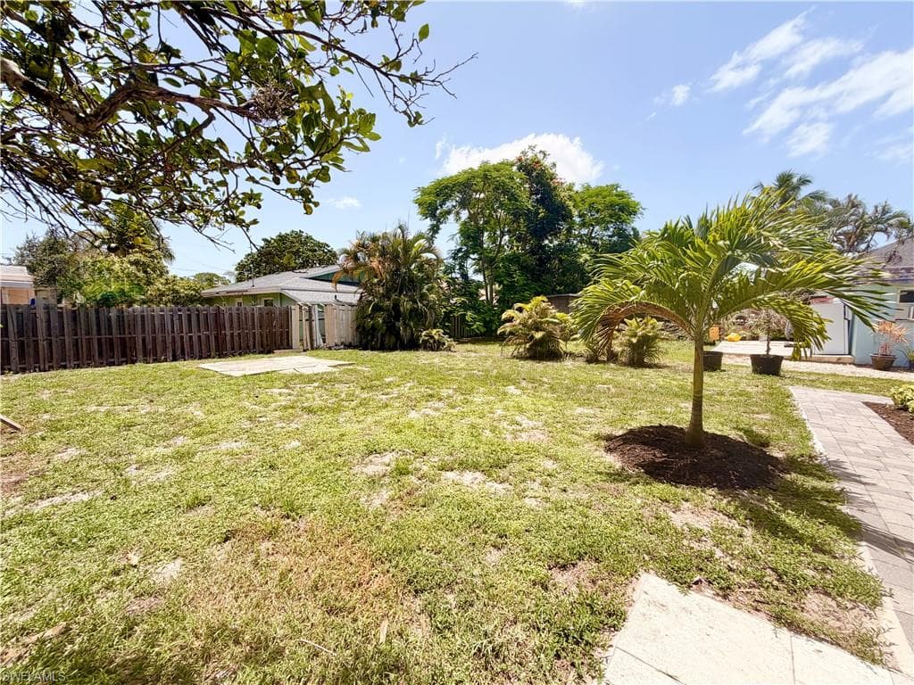 2485 Bayside ST-24