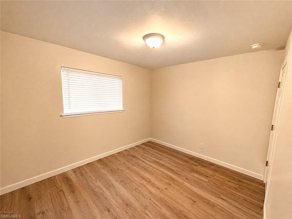 2485 Bayside ST-8