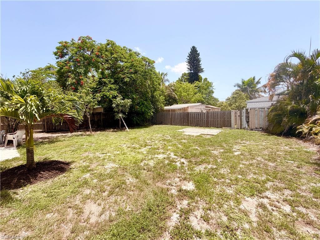 2485 Bayside ST-21