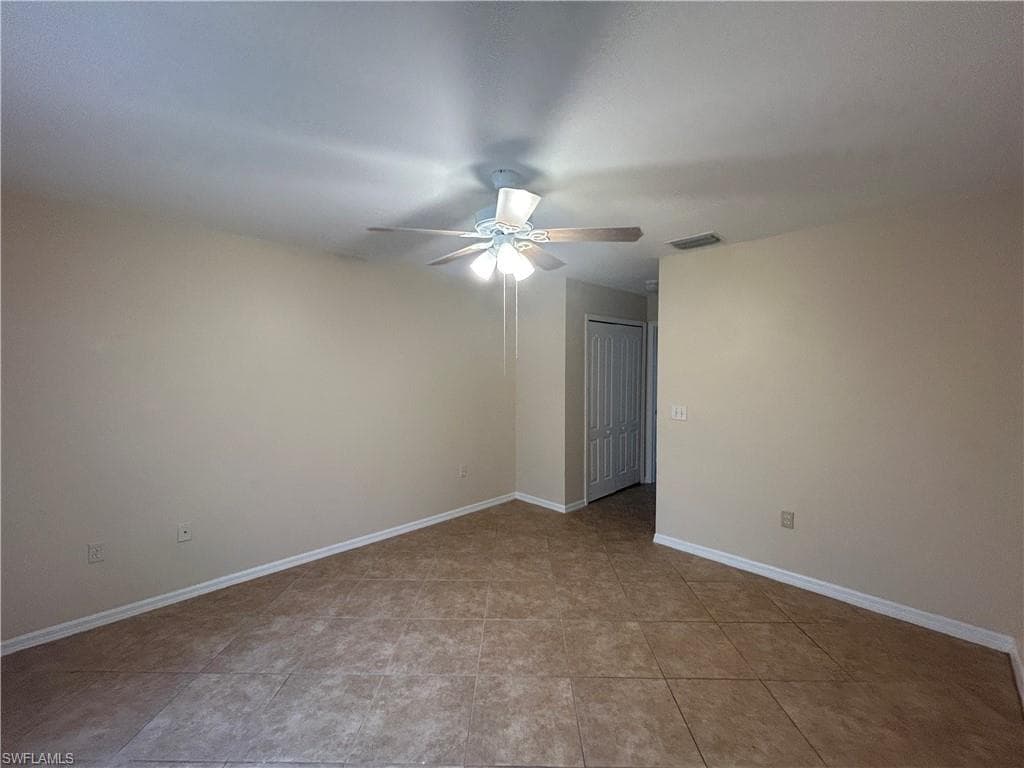 6012 Thrush AVE-17