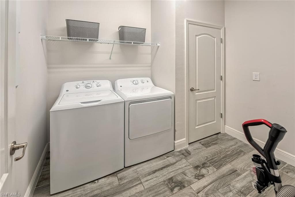 6960 Avalon CIR 807-22