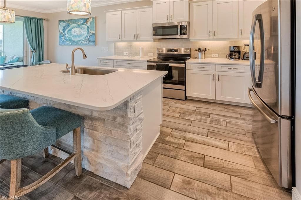 6960 Avalon CIR 807-10
