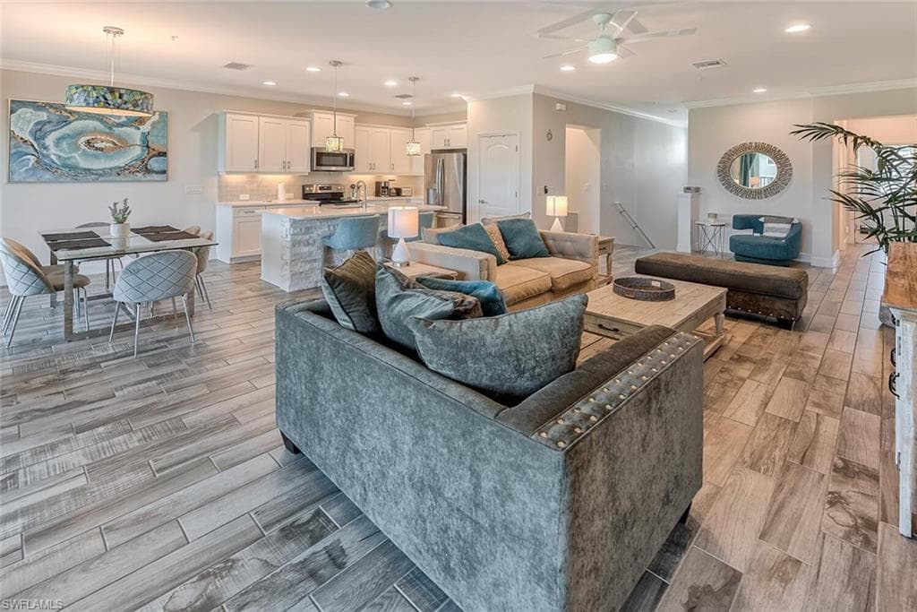 6960 Avalon CIR 807-4
