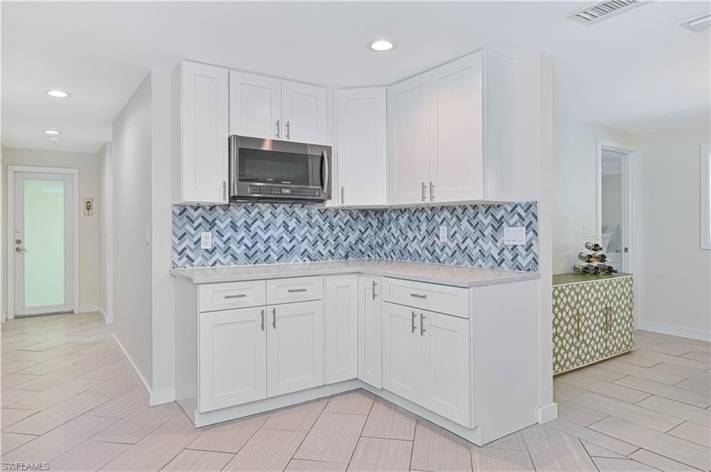 8719 Crest LN-22
