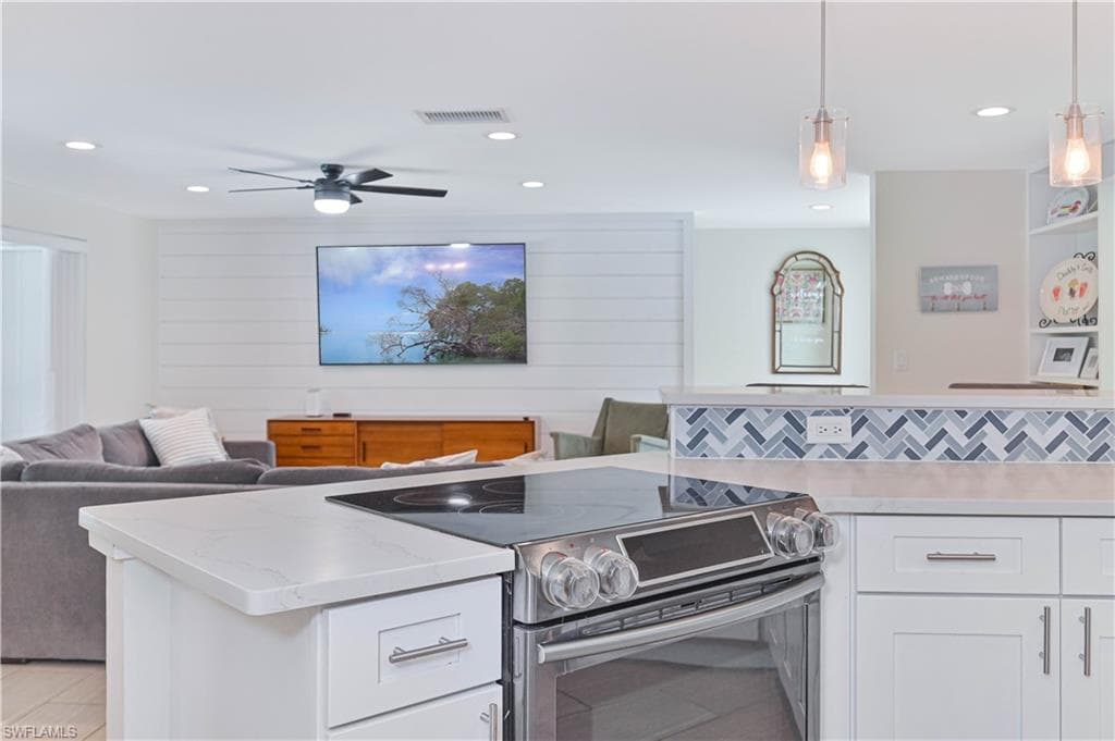 8719 Crest LN-20