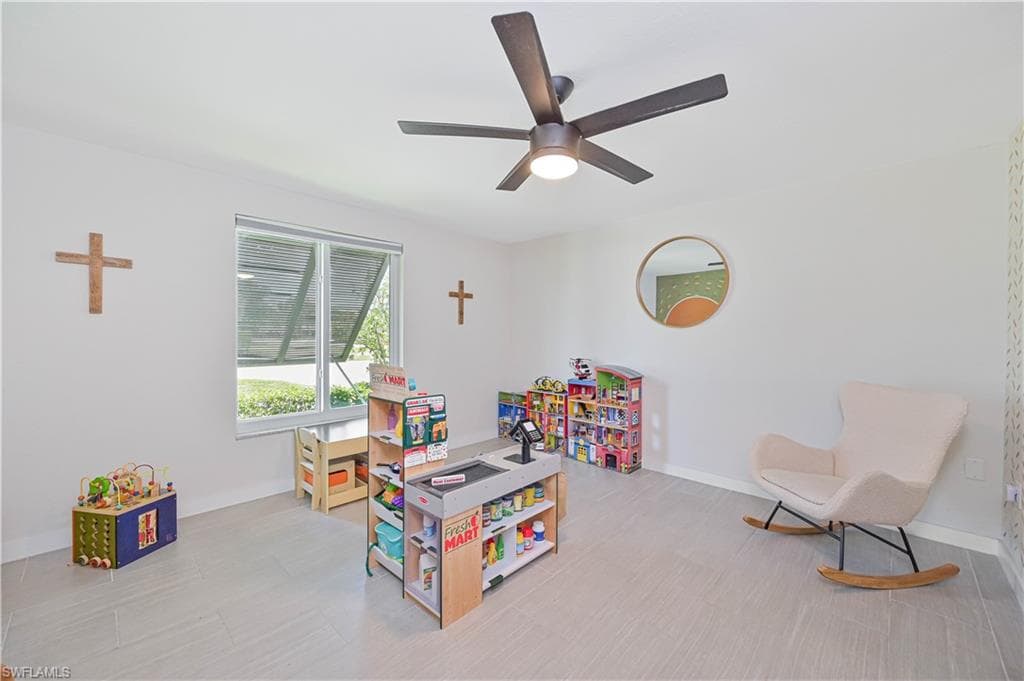 8719 Crest LN-30