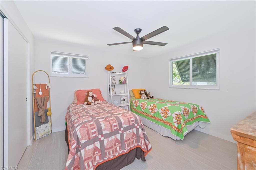 8719 Crest LN-33