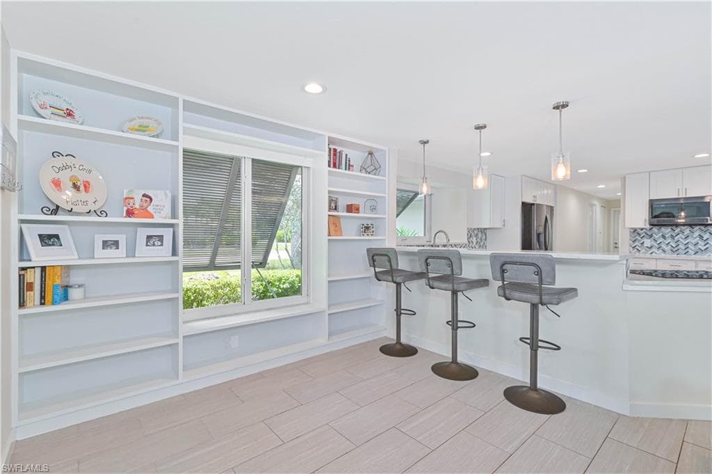 8719 Crest LN-18