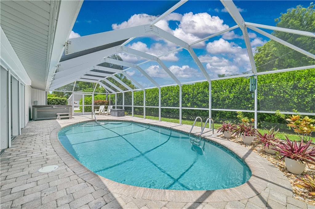 8719 Crest LN-11