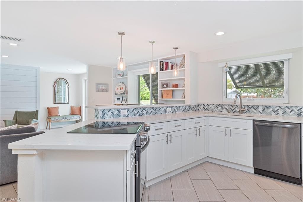 8719 Crest LN-19
