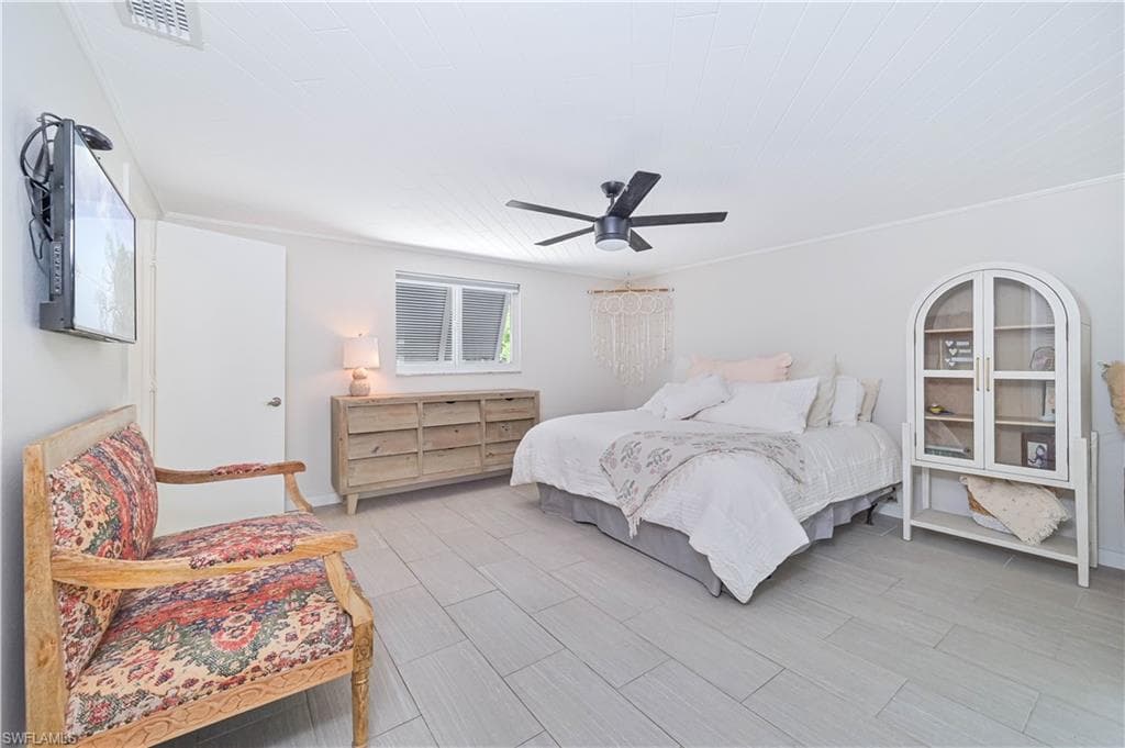 8719 Crest LN-25