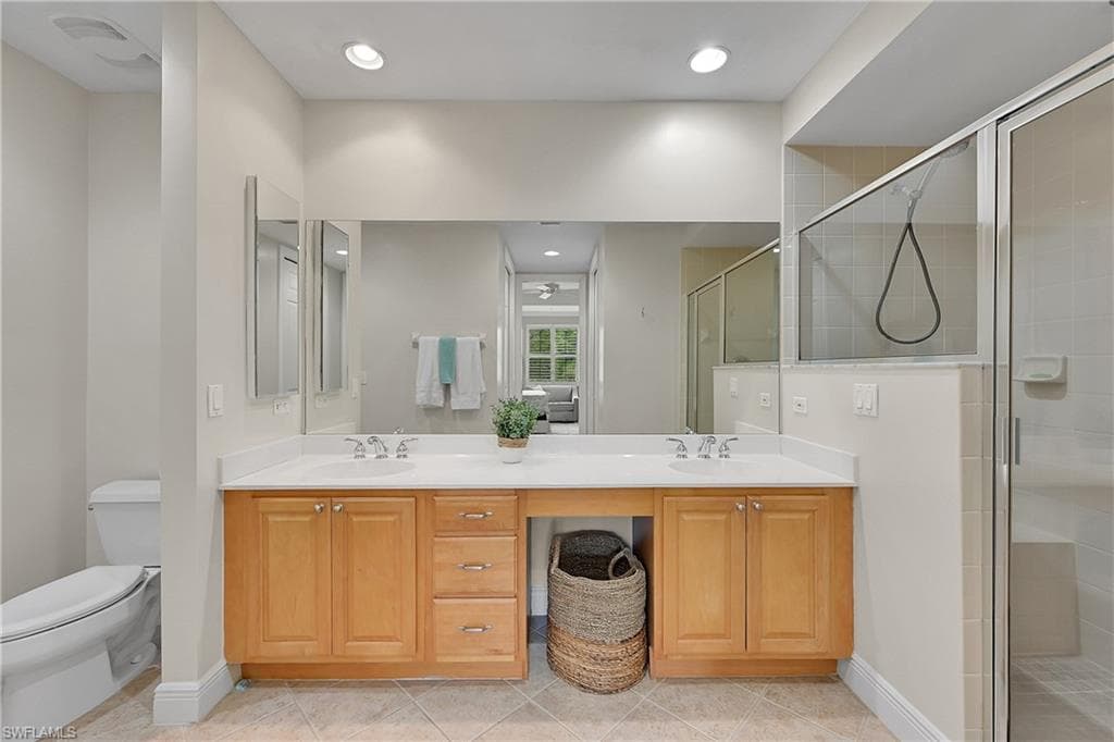 4700 Yacht Harbor DR 612-23