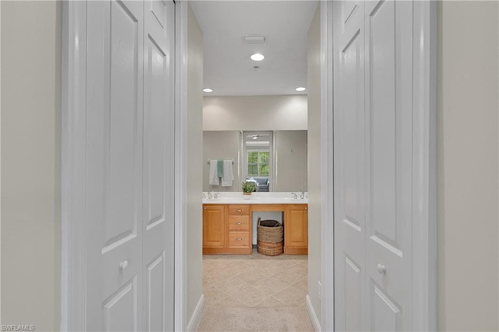 4700 Yacht Harbor DR 612-22