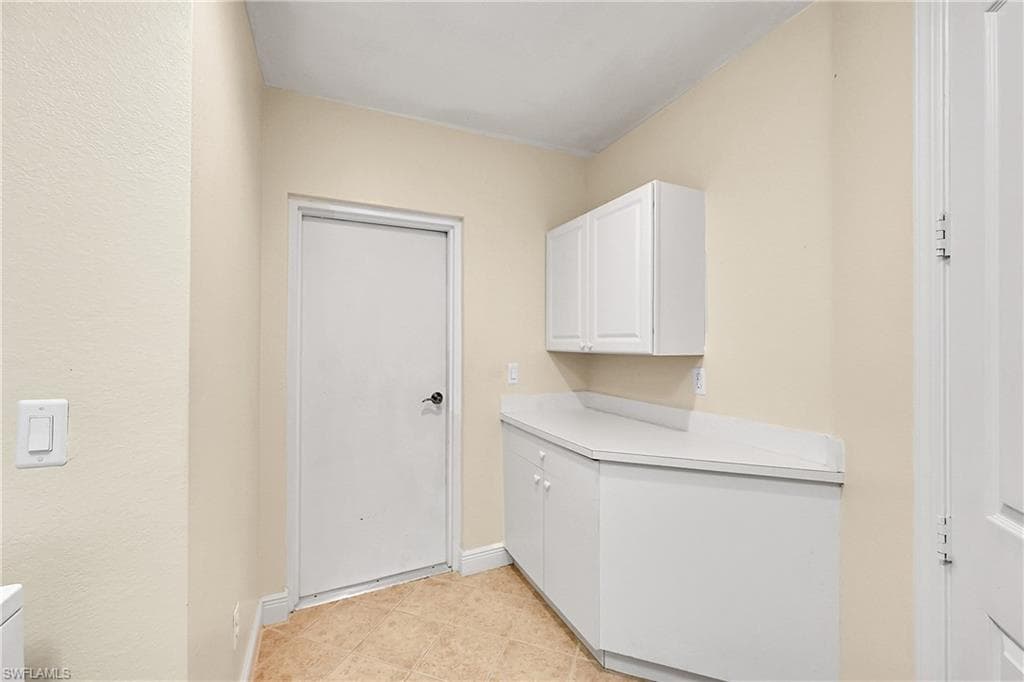 4700 Yacht Harbor DR 612-33