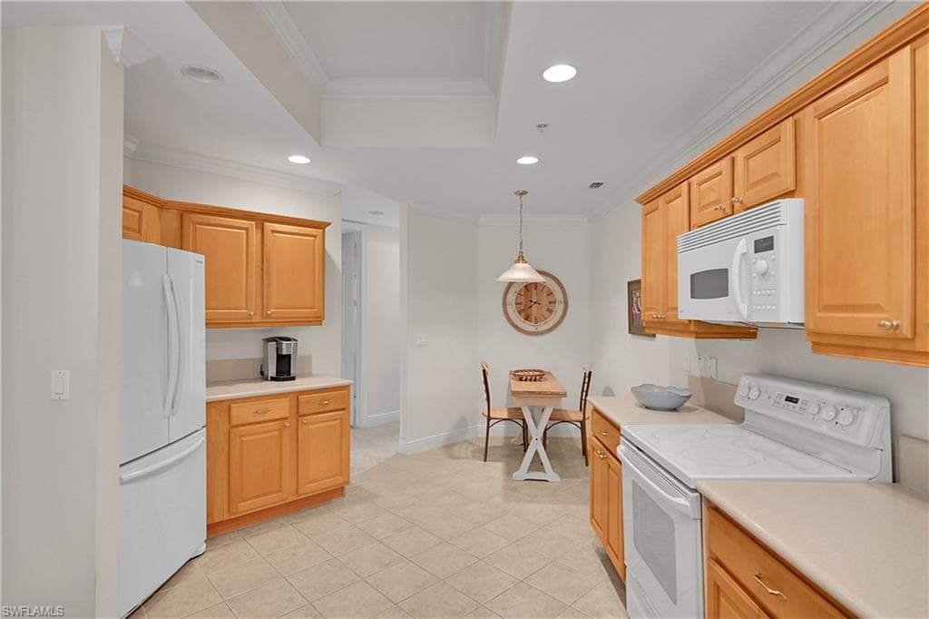 4700 Yacht Harbor DR 612-18