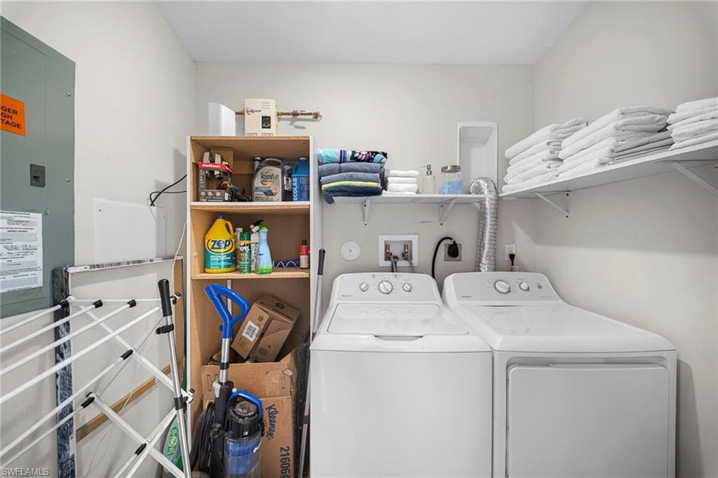 3260 Woodside AVE-23