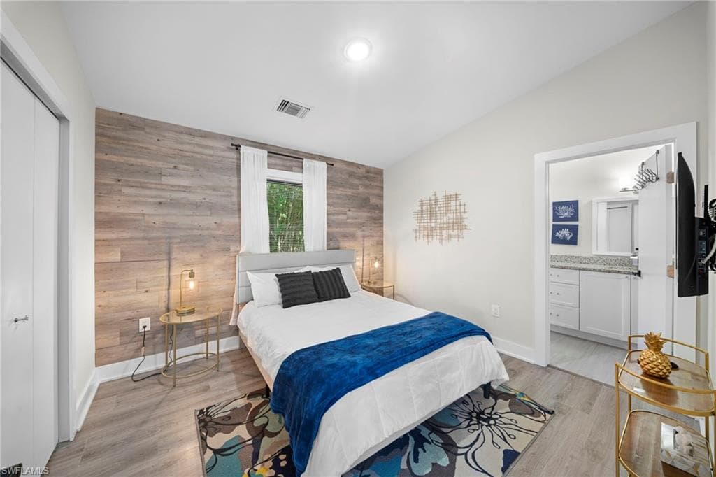 3260 Woodside AVE-13