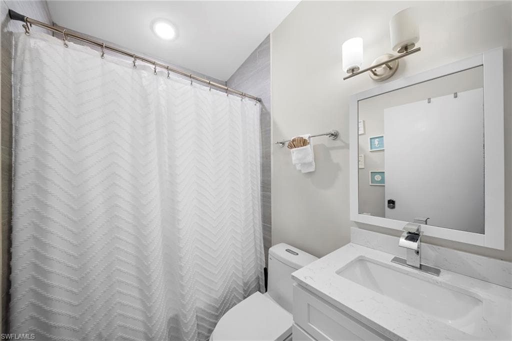 3260 Woodside AVE-22