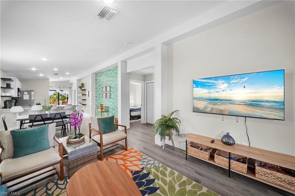 3260 Woodside AVE-4