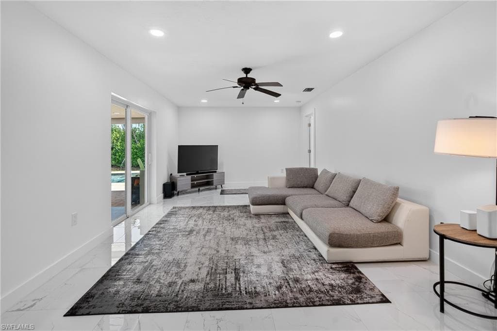6055 Macbeth LN-17