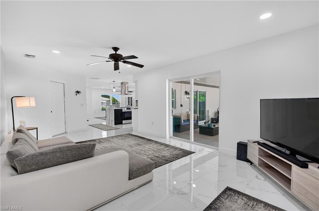 6055 Macbeth LN-16