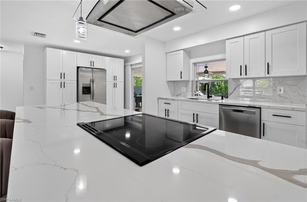6055 Macbeth LN-12