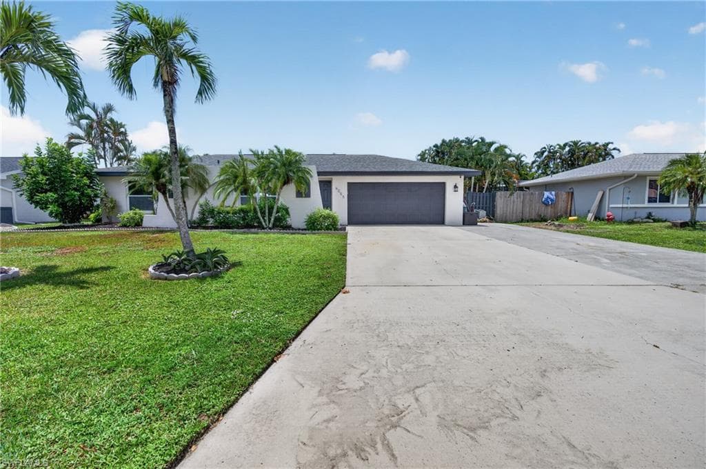 6055 Macbeth LN-3