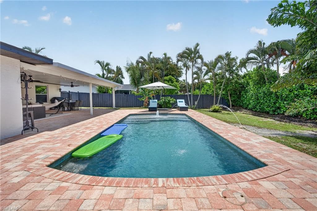 6055 Macbeth LN-33