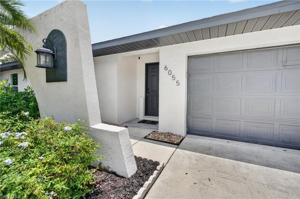 6055 Macbeth LN-4