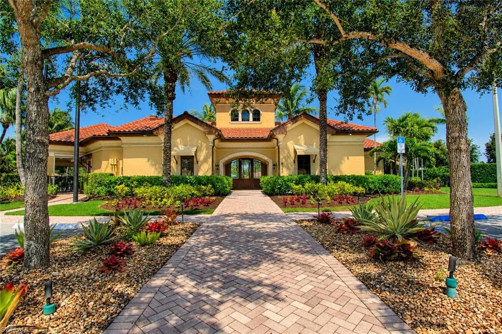 9292 Isla Bella CIR-43
