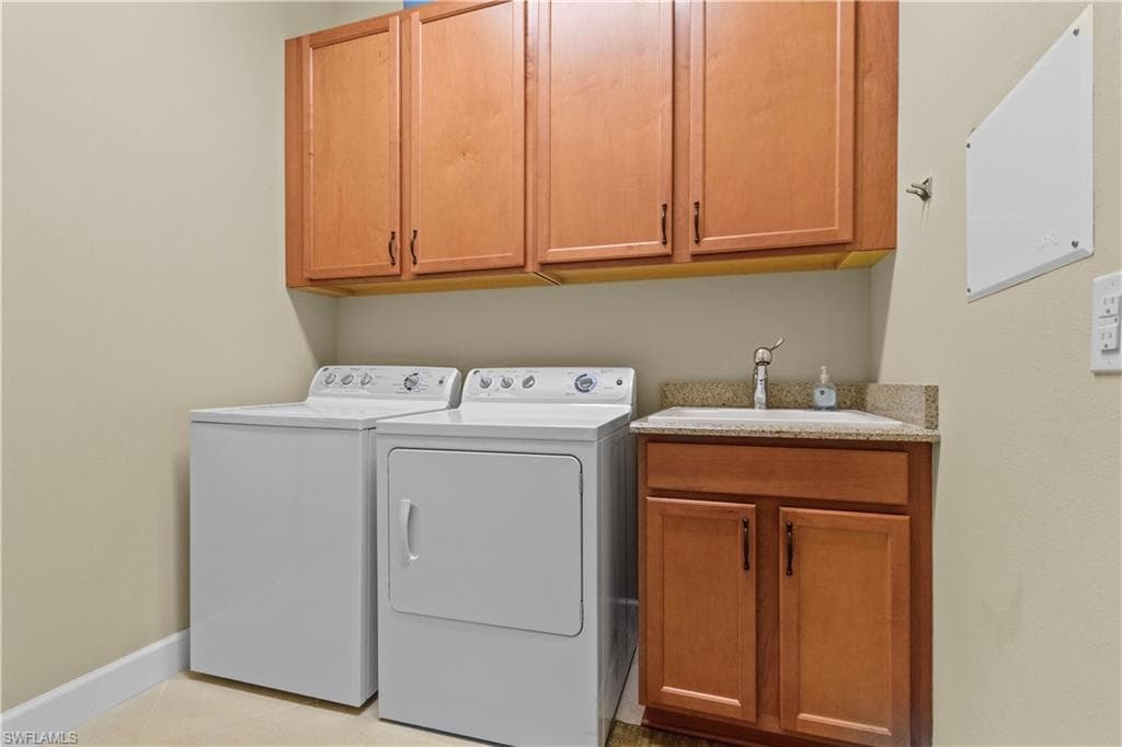 9292 Isla Bella CIR-32
